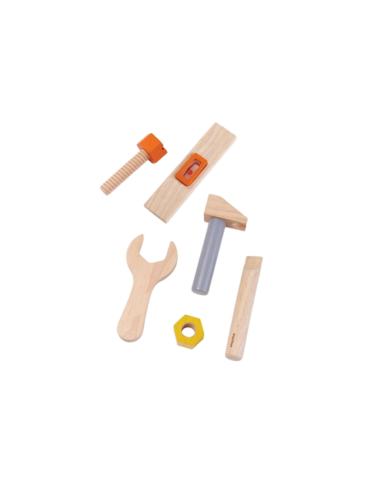ceinture de jouets avec des outils en bois