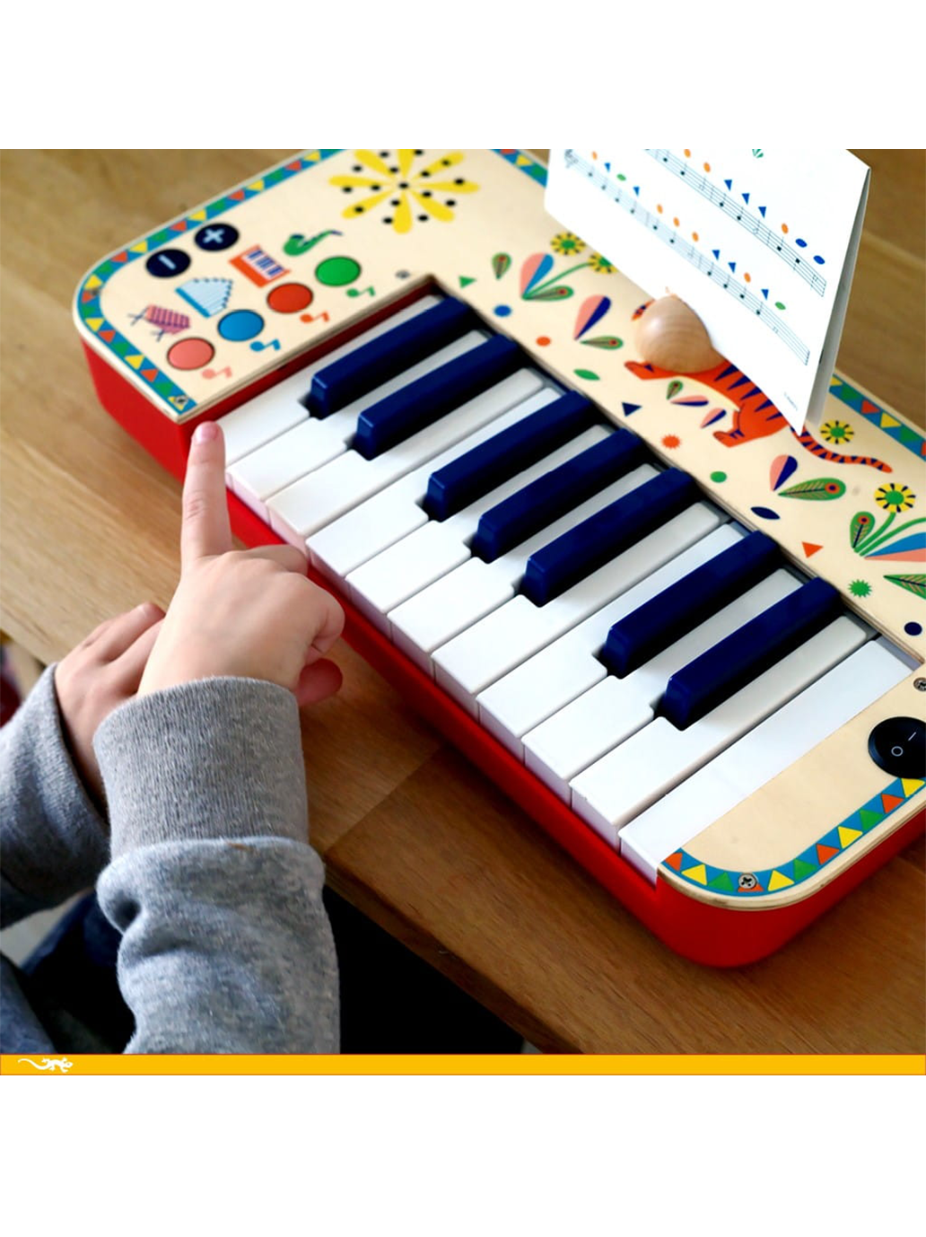 piano synthétiseur en bois