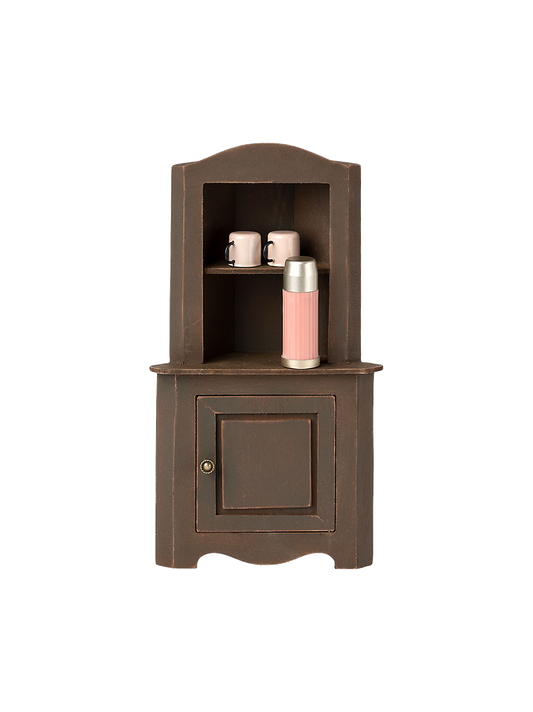 Une armoire d&#39;angle miniature