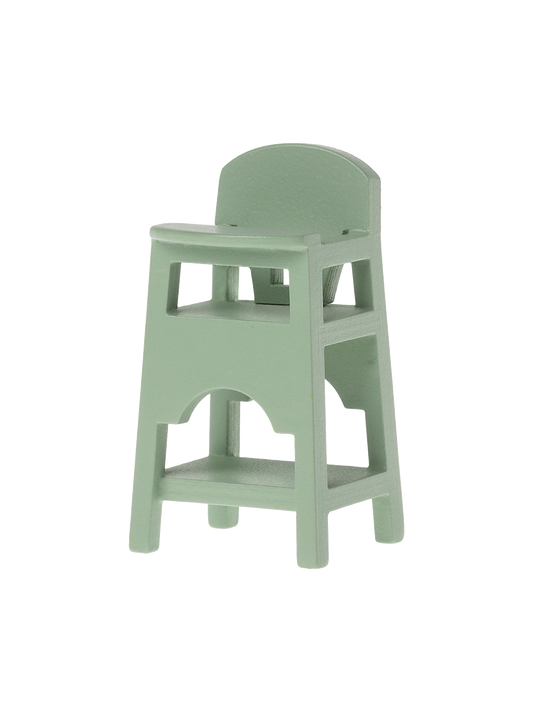 Une chaise haute miniature