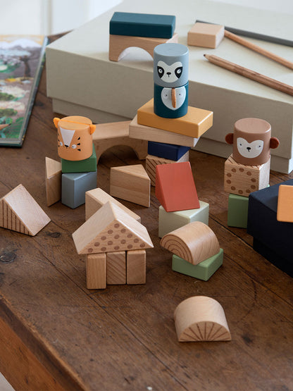 Blocs totems en bois