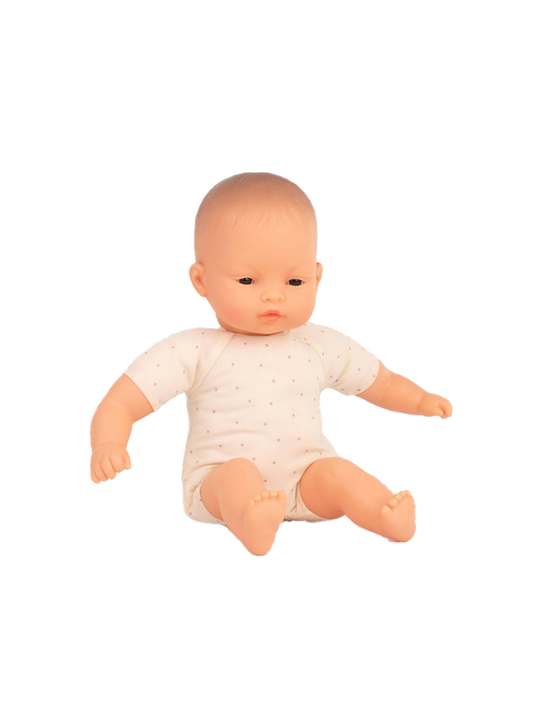 Eine Puppe mit weichem Bauch