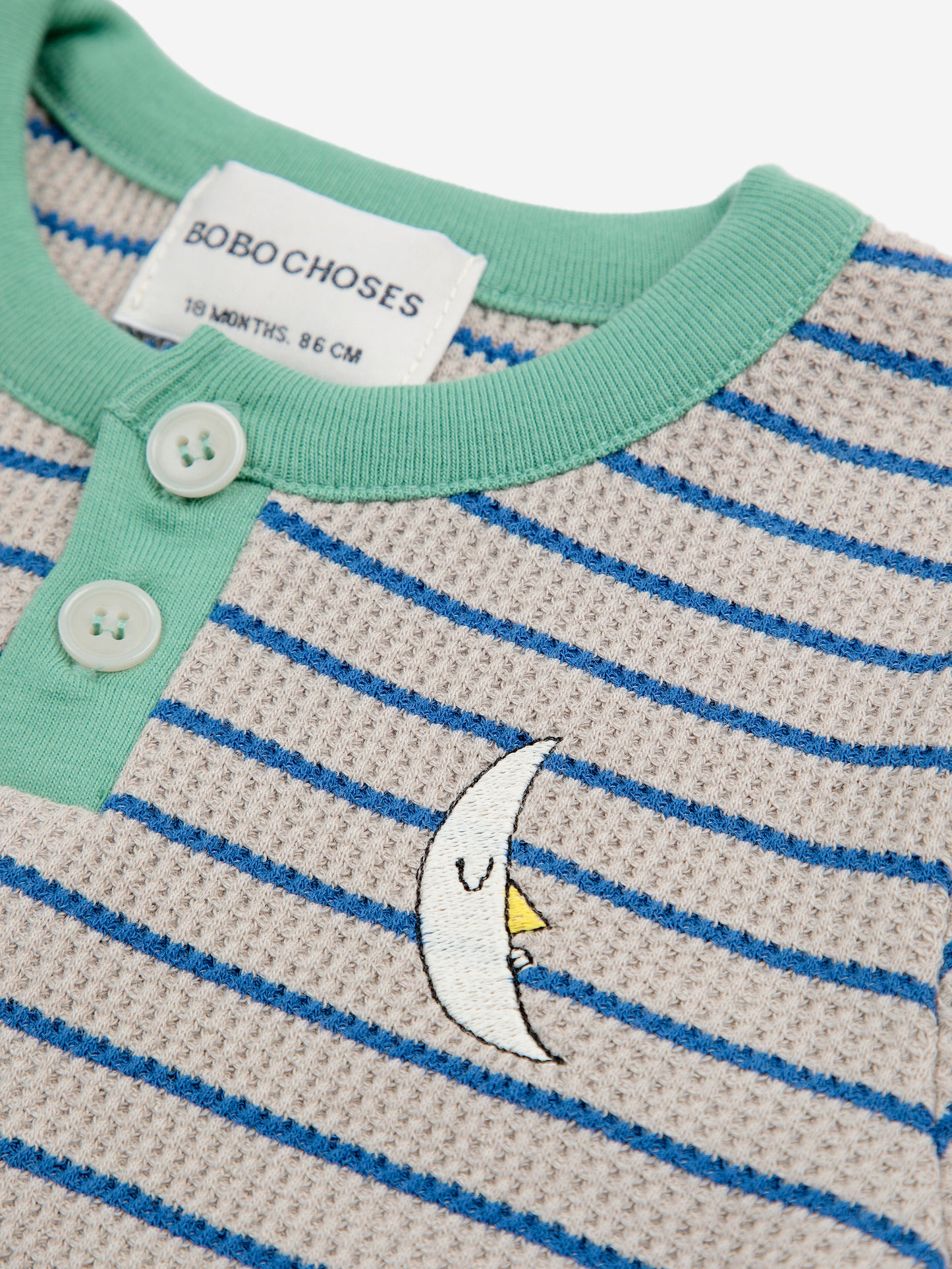 T-Shirt mit Waffelmuster und Knöpfen von Baby Stripes