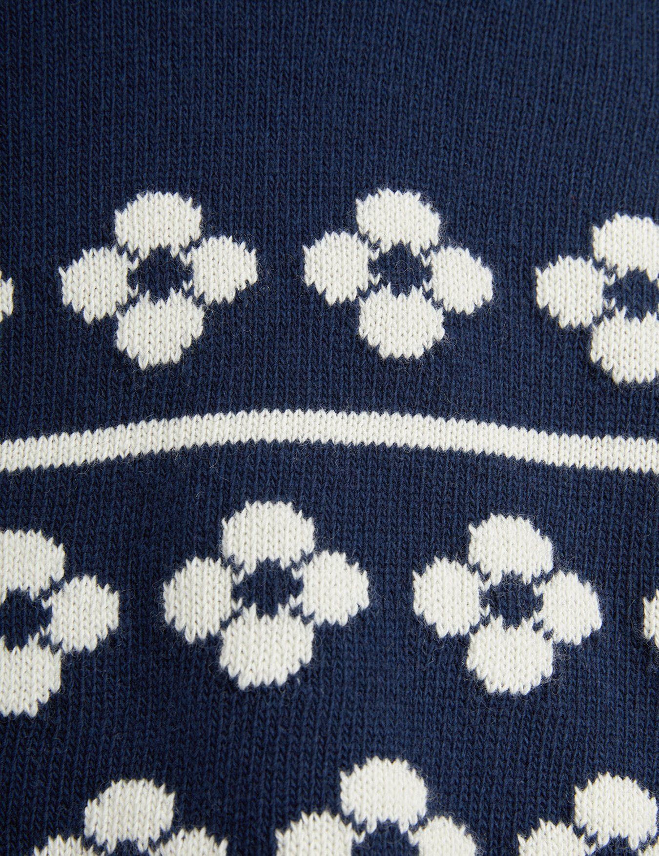 Pull en laine tricoté à fleurs