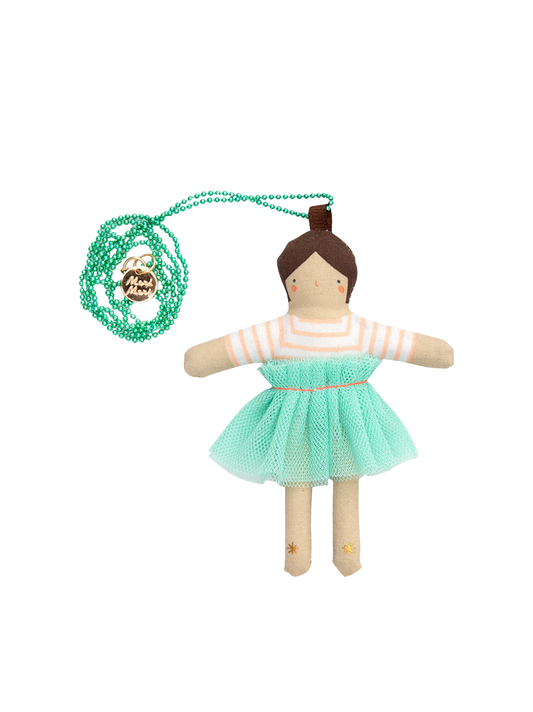 Halskette mit einer Puppe