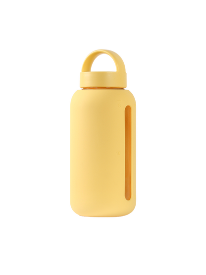 Mama Bottle est la bouteille d'eau en verre avec suivi des liquides